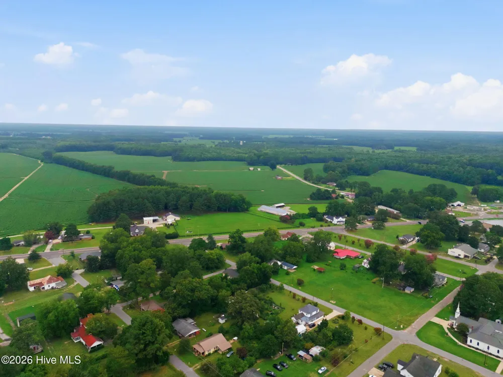 208 West Avenue Oak City, NC 27857