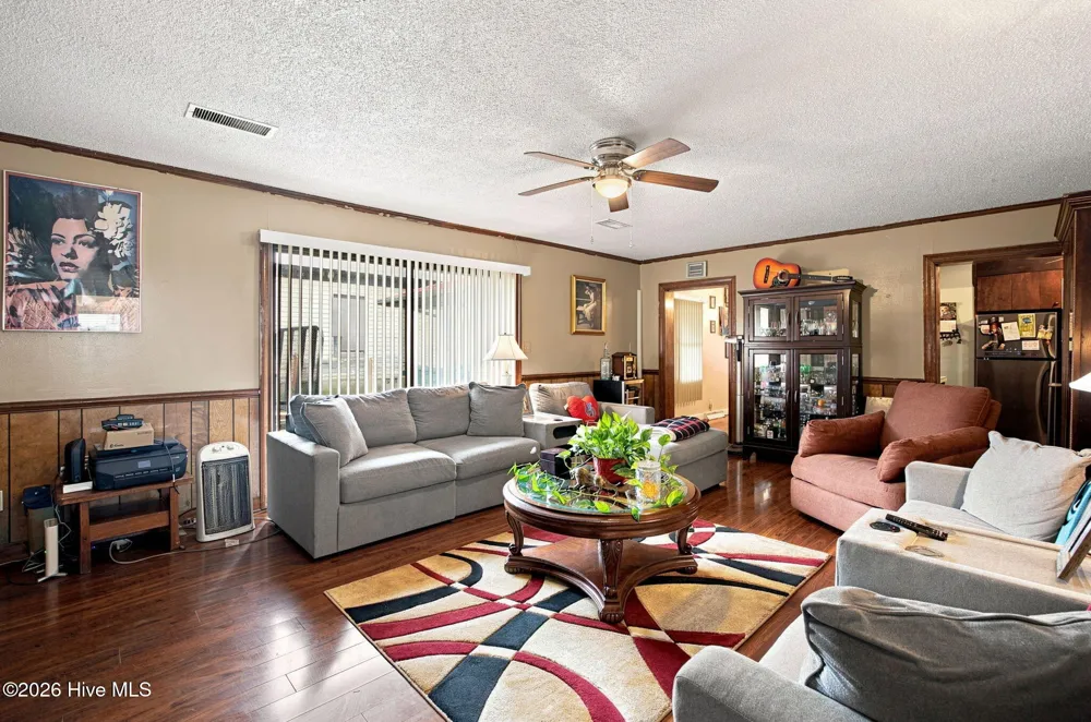 208 West Avenue Oak City, NC 27857