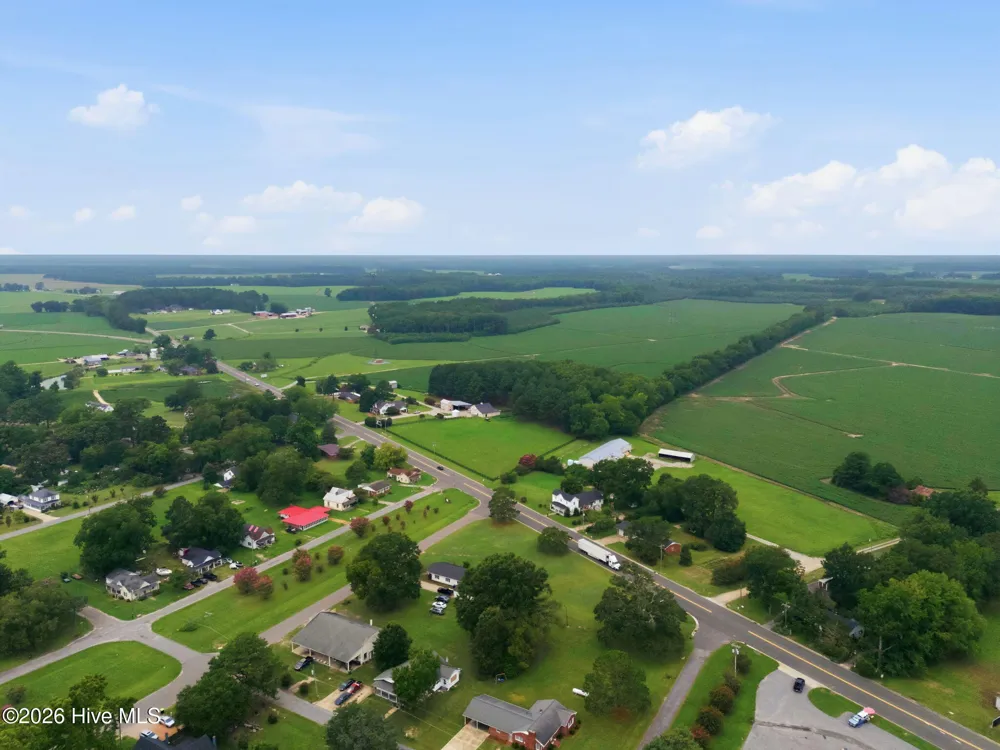 208 West Avenue Oak City, NC 27857