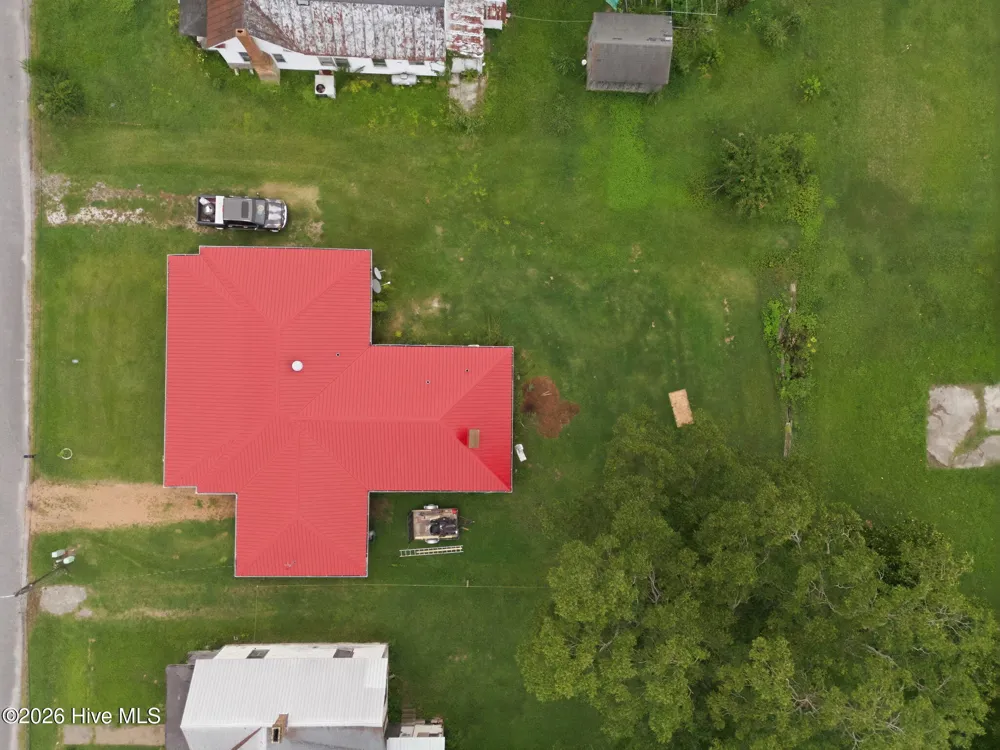 208 West Avenue Oak City, NC 27857