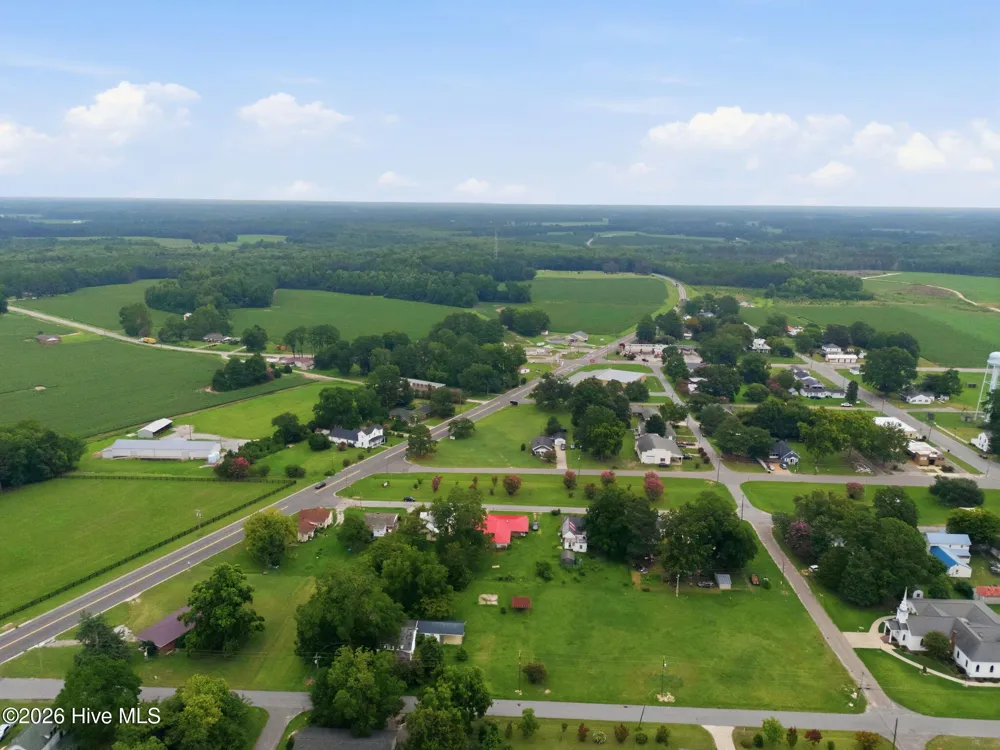 208 West Avenue Oak City, NC 27857