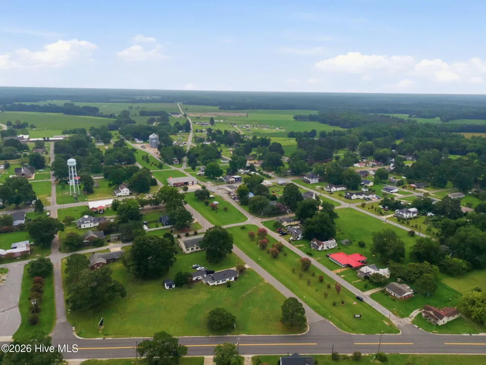 208 West Avenue Oak City, NC 27857