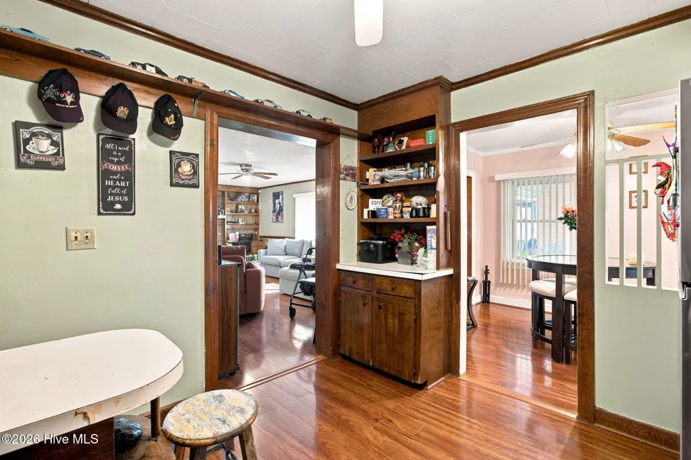208 West Avenue Oak City, NC 27857