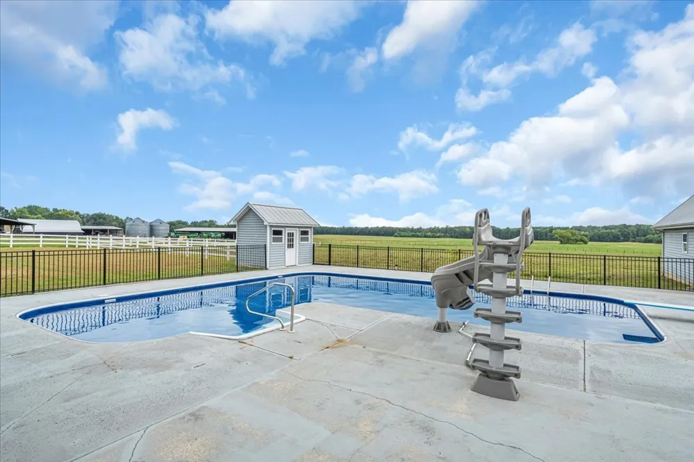 4662 Murfreesboro Hwy Manchester, TN 37355