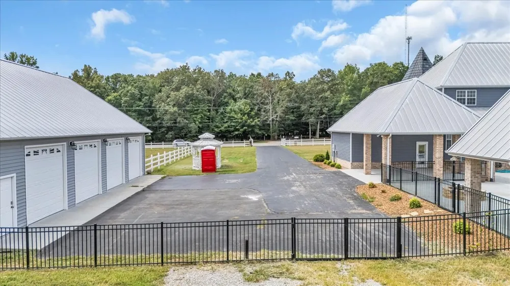 4662 Murfreesboro Hwy Manchester, TN 37355