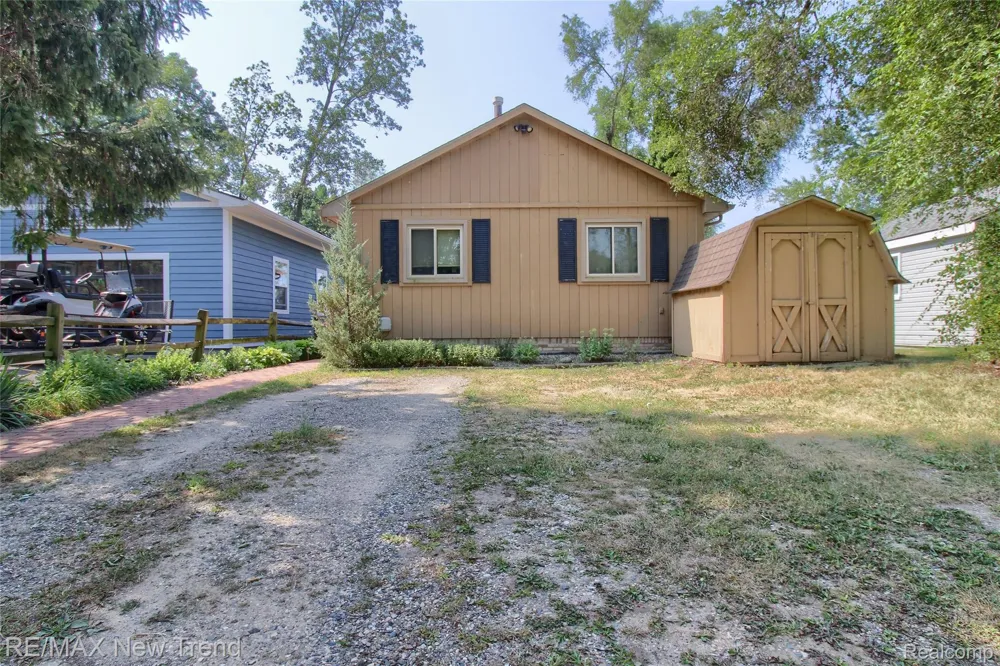 2475 Jackson Boulevard Highland Charter Township, MI 48356