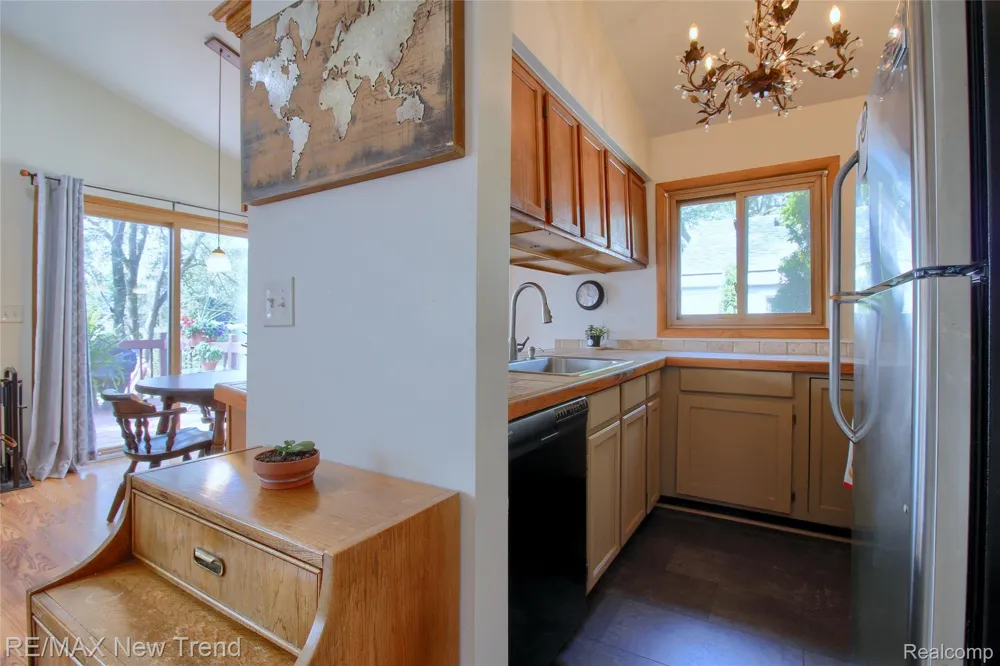 2475 Jackson Boulevard Highland Charter Township, MI 48356