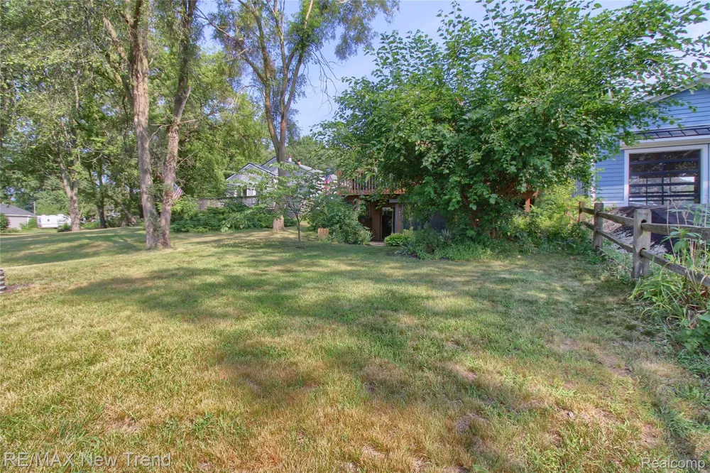 2475 Jackson Boulevard Highland Charter Township, MI 48356