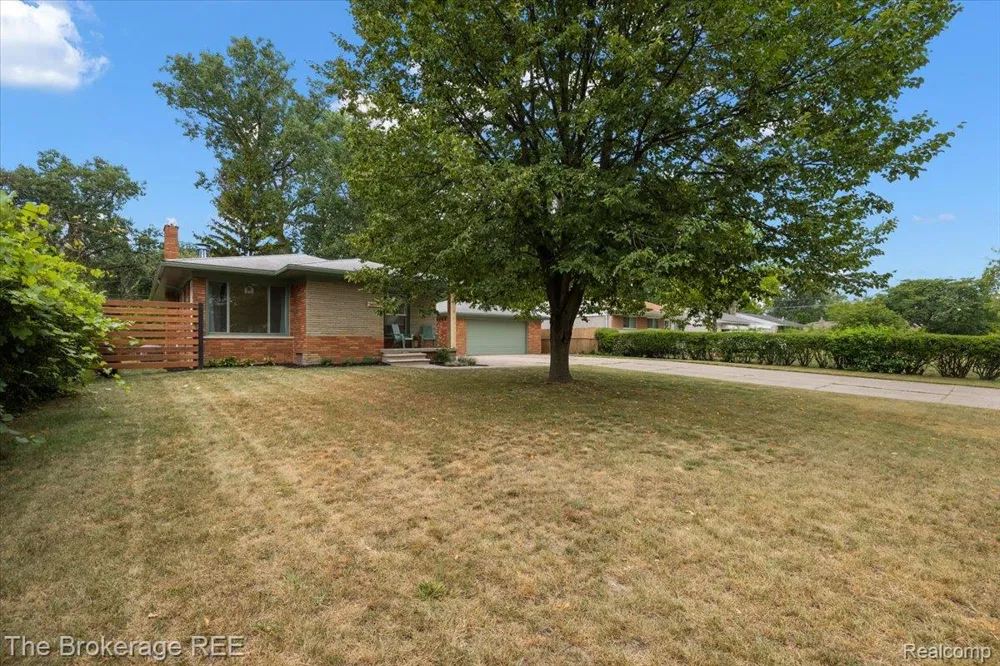 26515 Northeastern Highway Madison Heights City, MI 48071