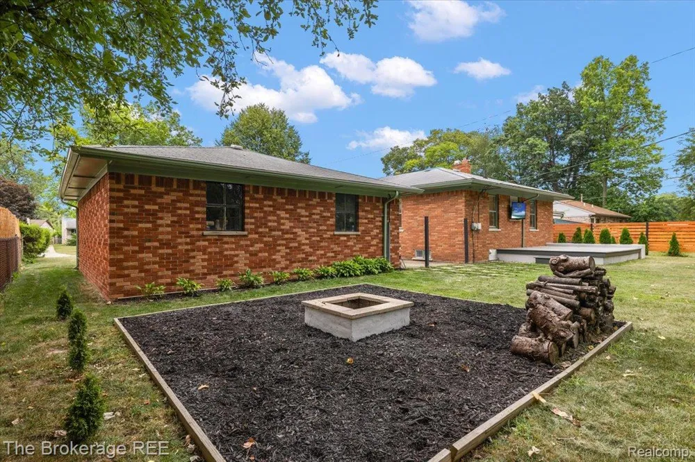 26515 Northeastern Highway Madison Heights City, MI 48071