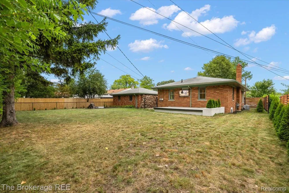 26515 Northeastern Highway Madison Heights City, MI 48071
