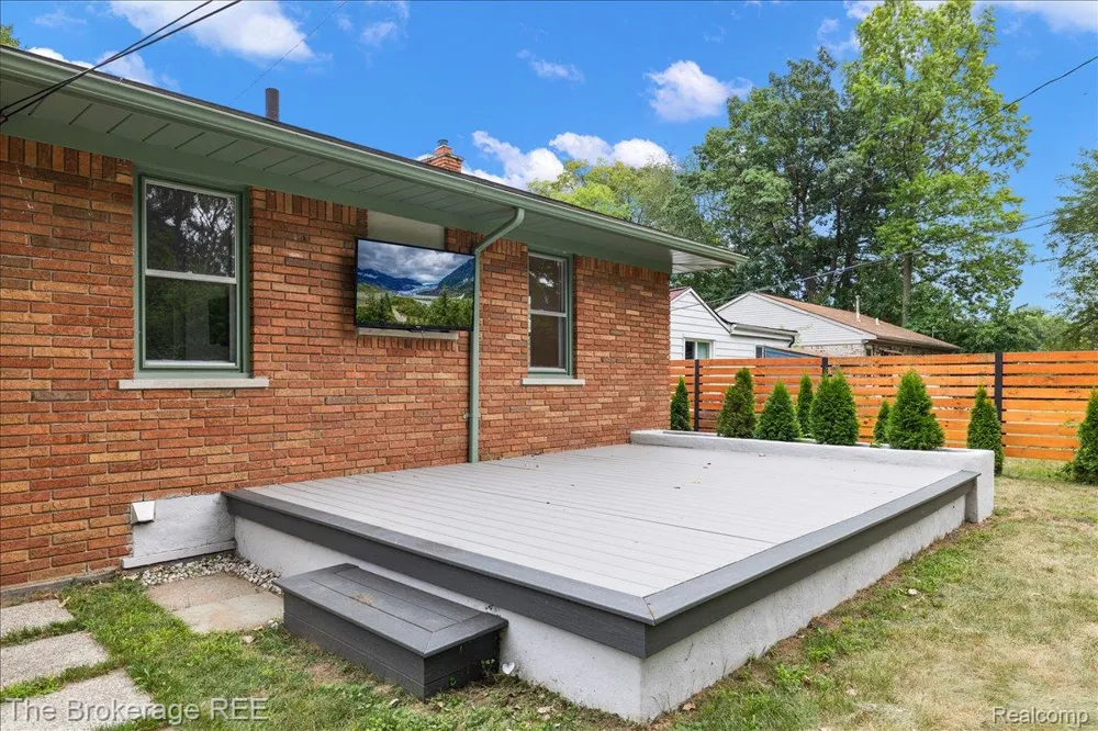 26515 Northeastern Highway Madison Heights City, MI 48071