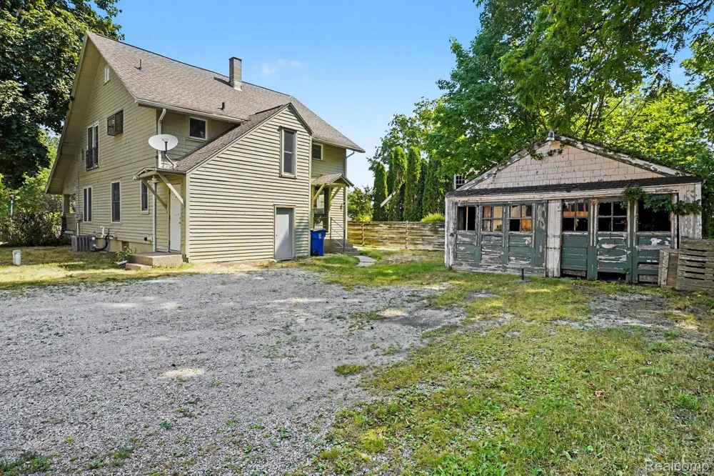 10266 Hegel Road Atlas Township, MI 48438
