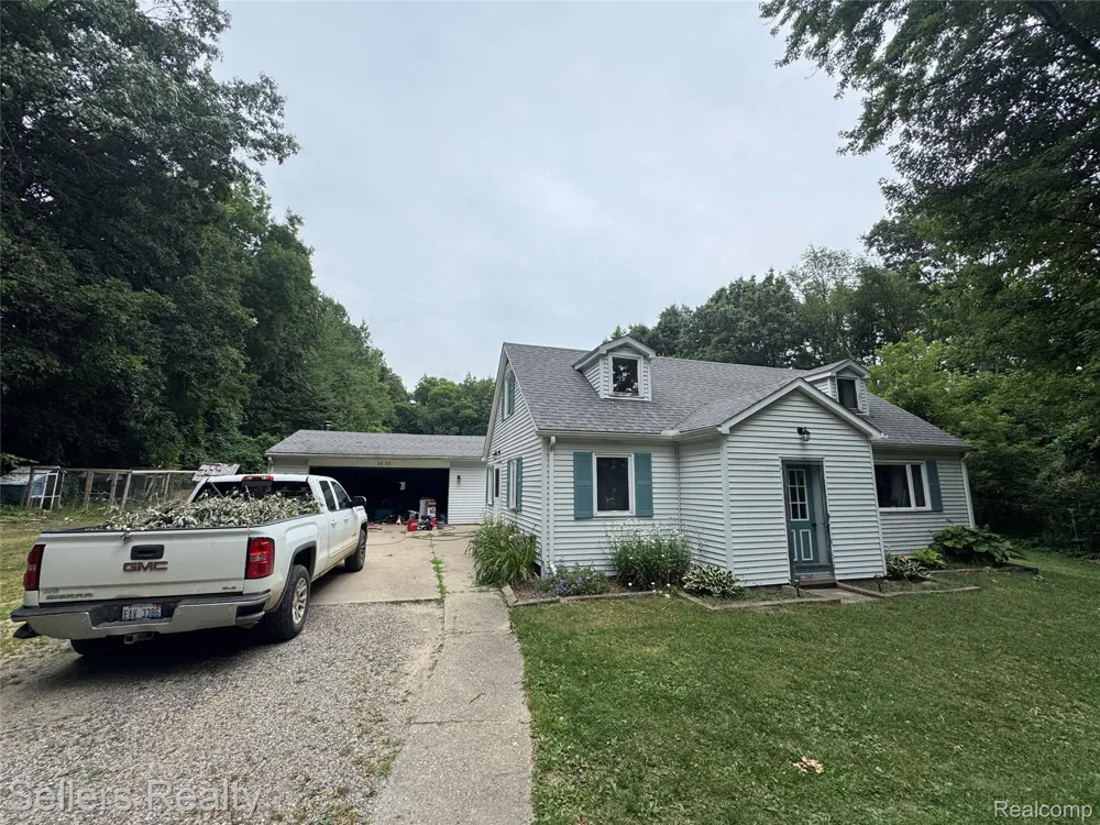 3030 Grange Hall Road Groveland Township, MI 48462