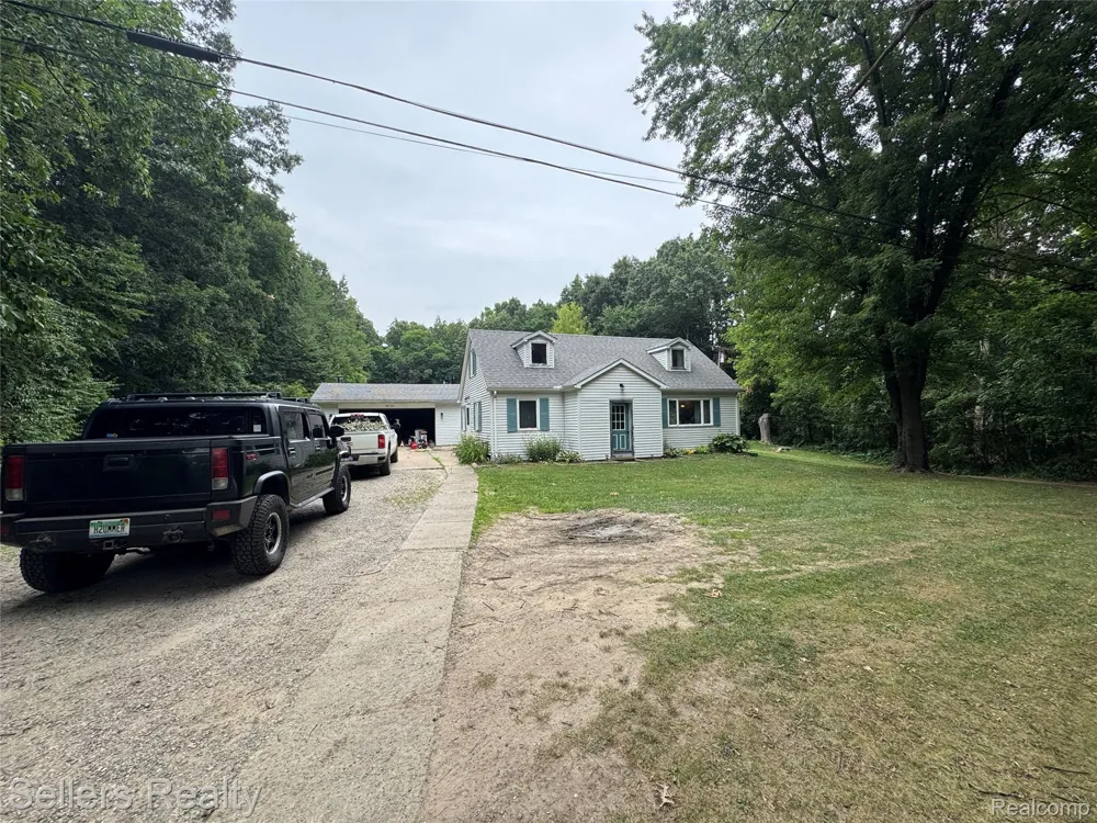 3030 Grange Hall Road Groveland Township, MI 48462