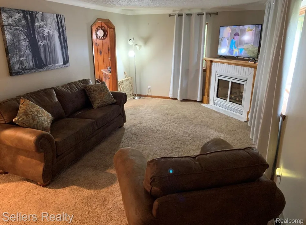 3030 Grange Hall Road Groveland Township, MI 48462