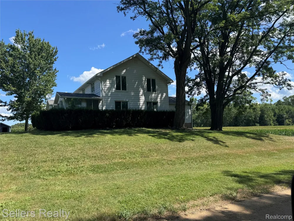 3030 Grange Hall Road Groveland Township, MI 48462