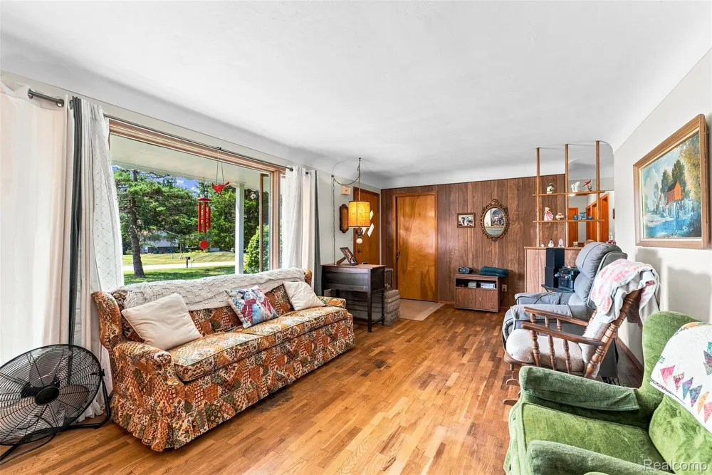 2285 Peppermill Road Lapeer Township, MI 48446