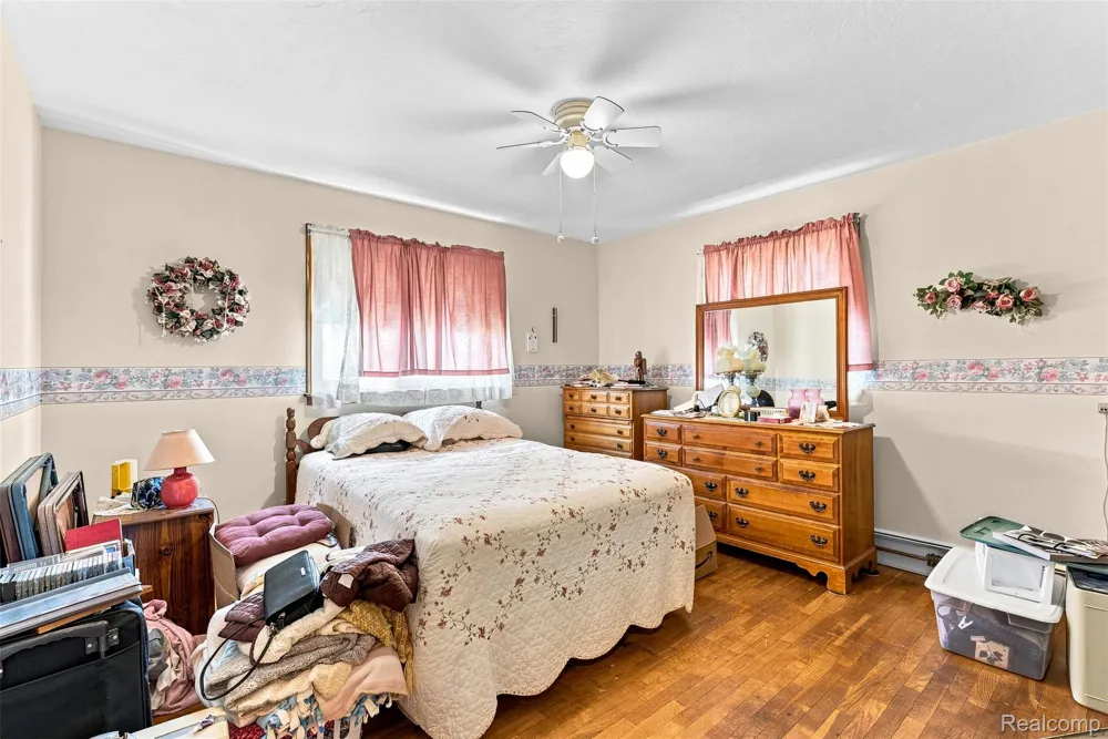 2285 Peppermill Road Lapeer Township, MI 48446