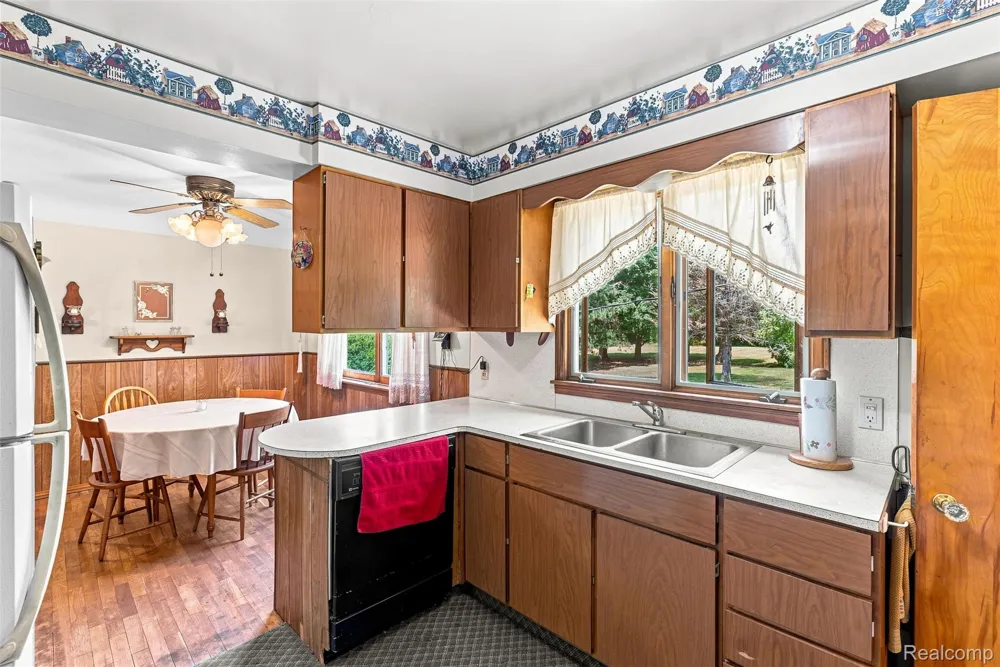 2285 Peppermill Road Lapeer Township, MI 48446