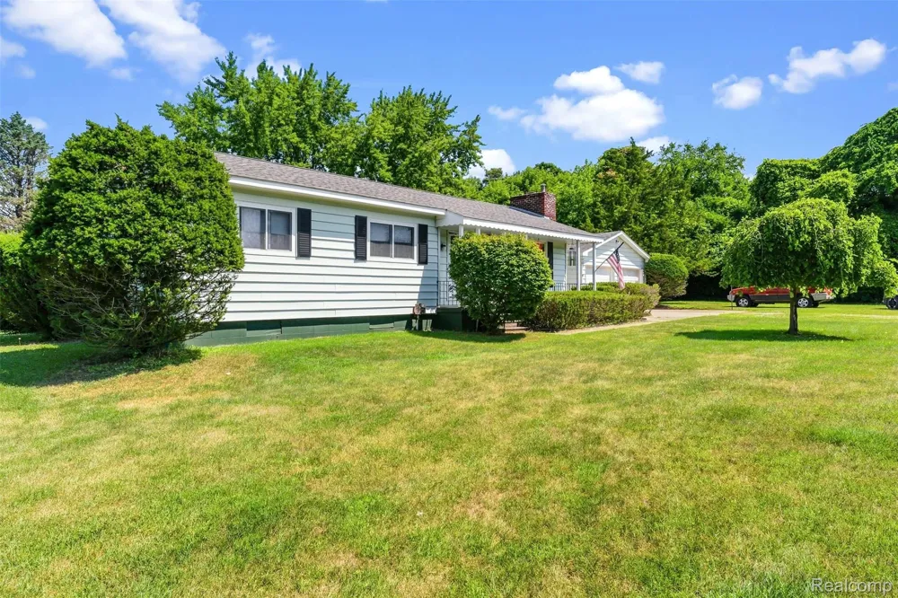 2285 Peppermill Road Lapeer Township, MI 48446
