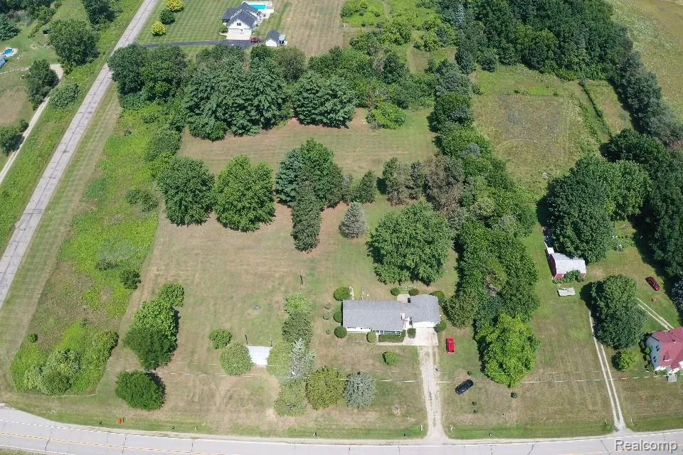 2285 Peppermill Road Lapeer Township, MI 48446