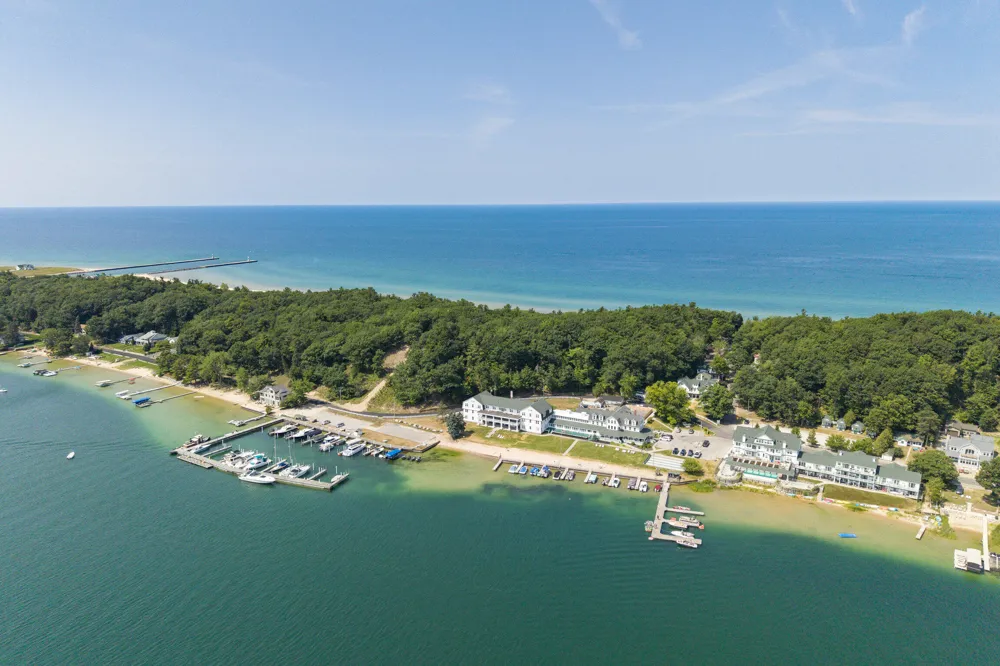 8807 Lake Park Drive Onekama Township, MI 49675