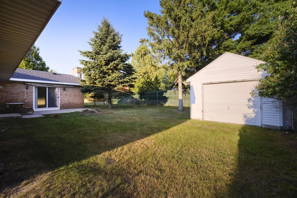 8807 Lake Park Drive Onekama Township, MI 49675