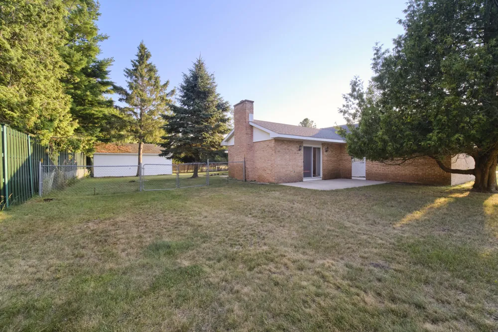 8807 Lake Park Drive Onekama Township, MI 49675