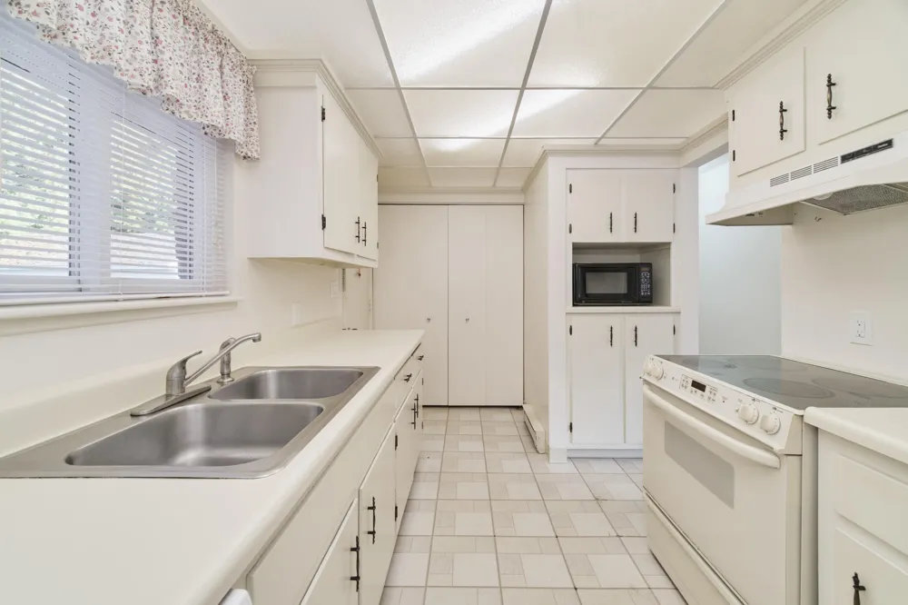 8807 Lake Park Drive Onekama Township, MI 49675