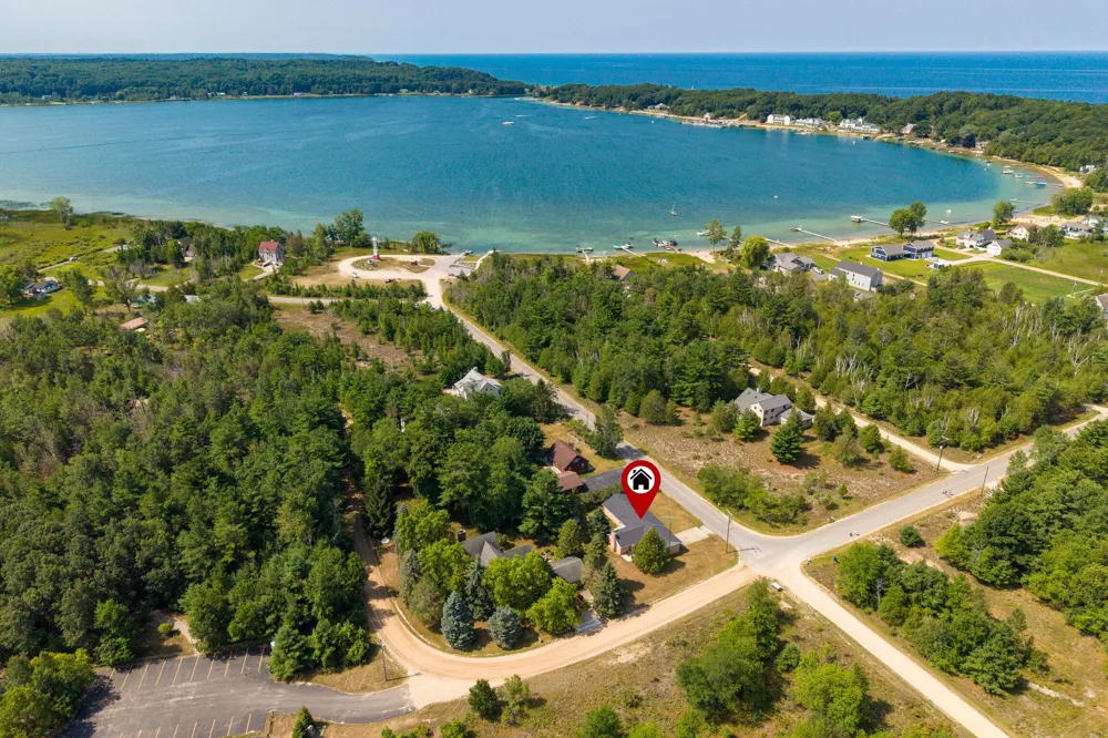 8807 Lake Park Drive Onekama Township, MI 49675