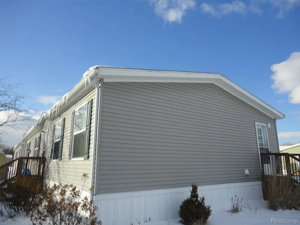 170 Newbury Adrian City, MI 49221