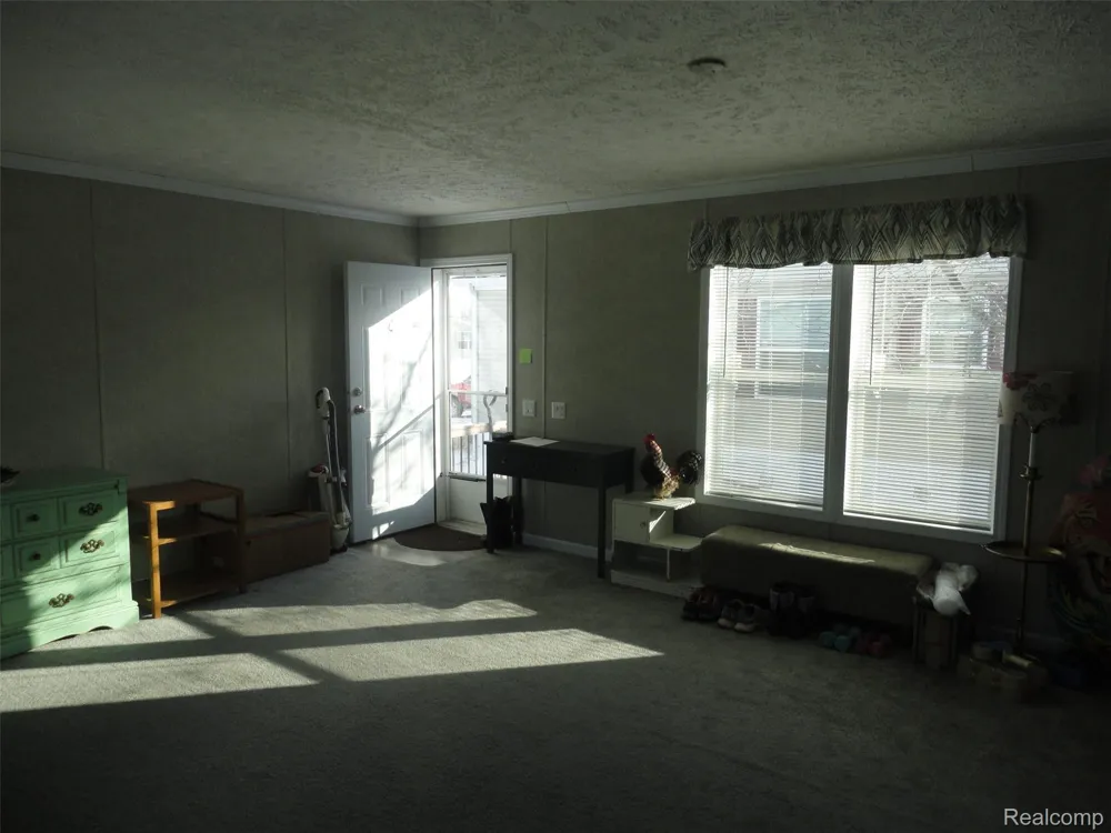 170 Newbury Adrian City, MI 49221