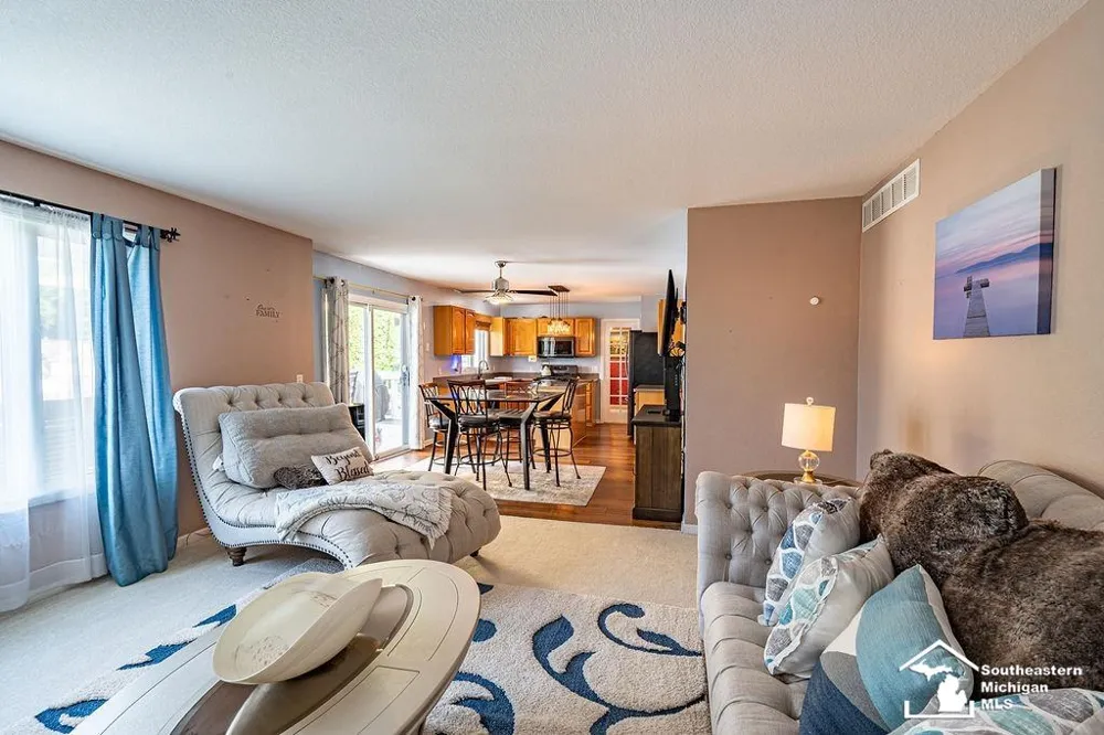 6829 Pine Creek Court Bedford Township, MI 48182