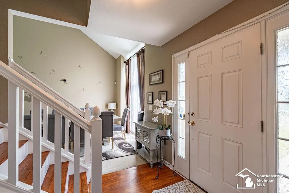 6829 Pine Creek Court Bedford Township, MI 48182