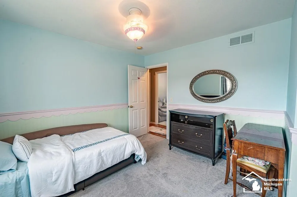 6829 Pine Creek Court Bedford Township, MI 48182