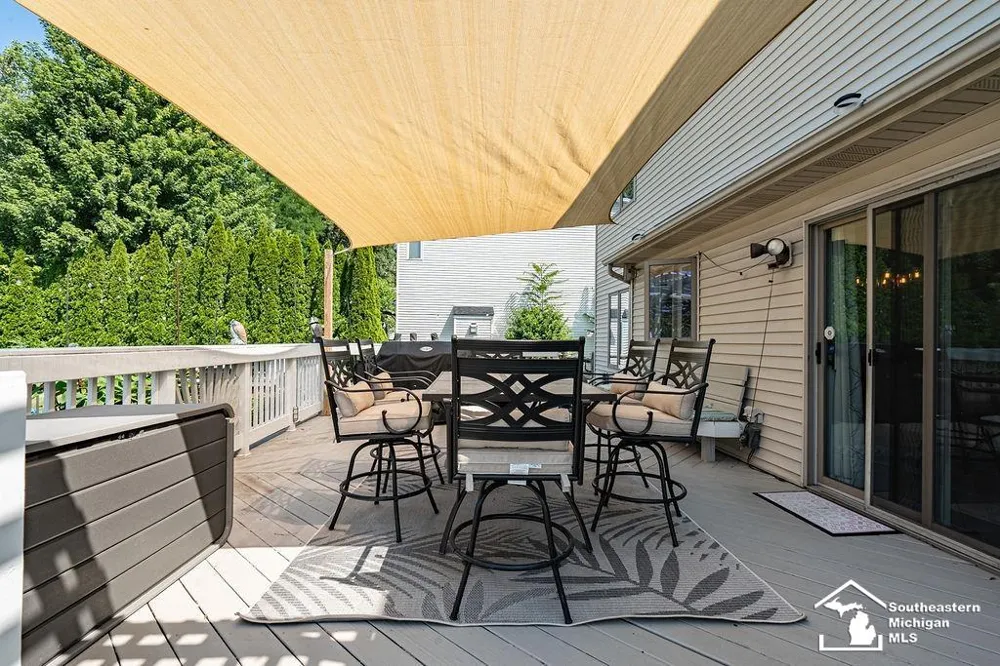 6829 Pine Creek Court Bedford Township, MI 48182