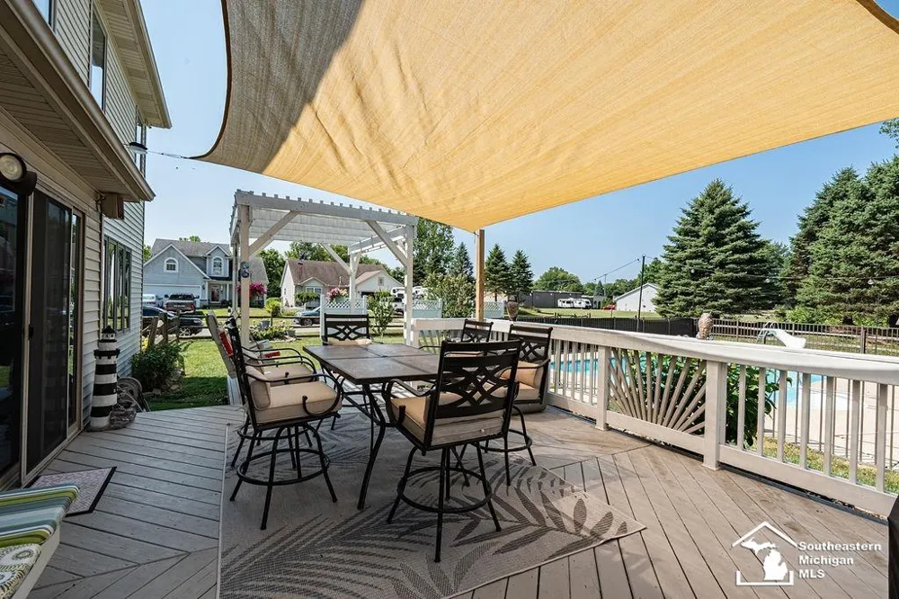6829 Pine Creek Court Bedford Township, MI 48182
