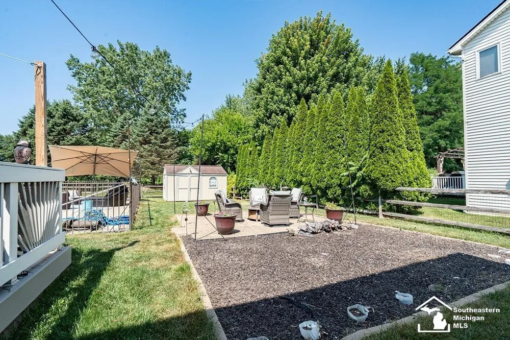 6829 Pine Creek Court Bedford Township, MI 48182