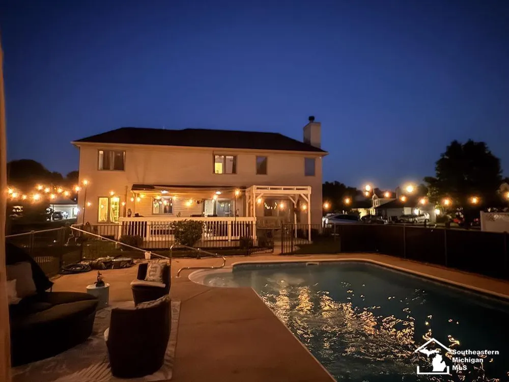 6829 Pine Creek Court Bedford Township, MI 48182