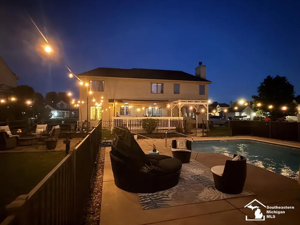 6829 Pine Creek Court Bedford Township, MI 48182