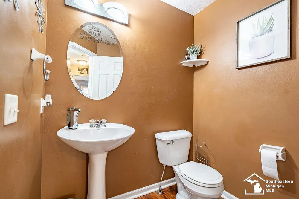 6829 Pine Creek Court Bedford Township, MI 48182