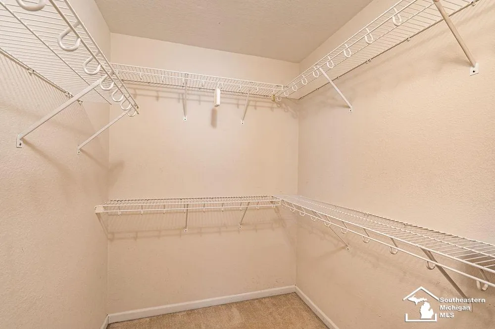 6829 Pine Creek Court Bedford Township, MI 48182