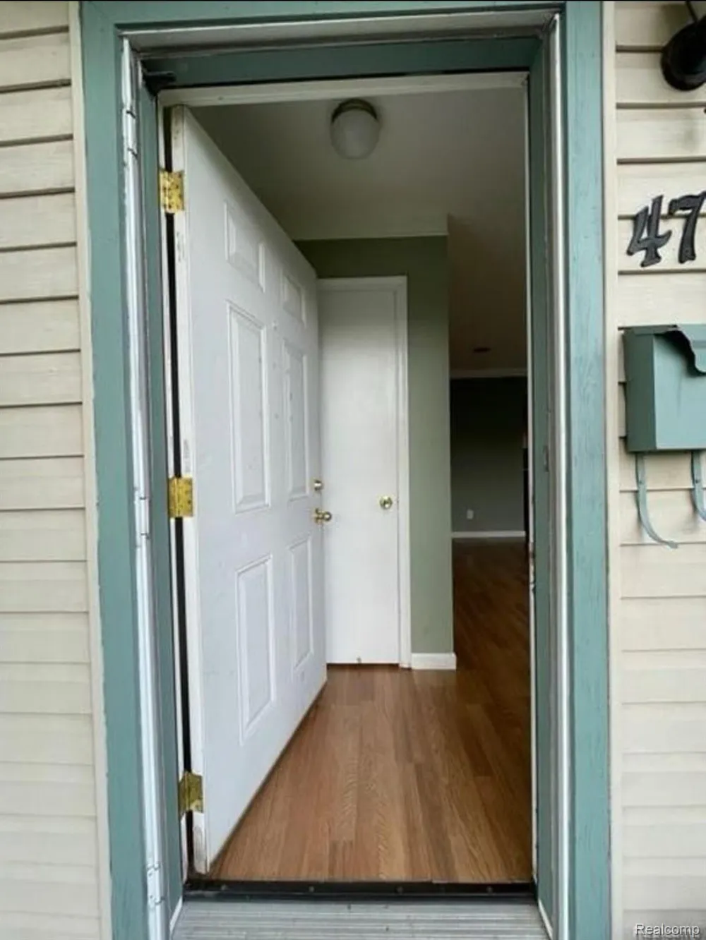 47 E Barrett Avenue Madison Heights City, MI 48071