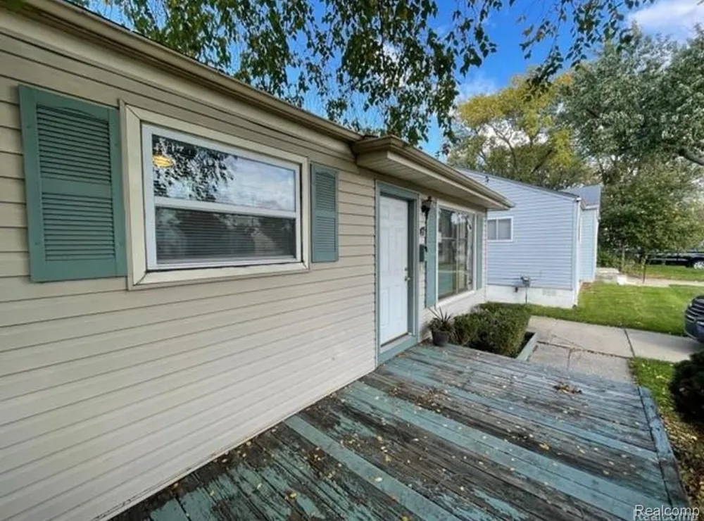 47 E Barrett Avenue Madison Heights City, MI 48071
