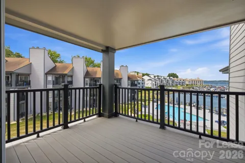 18865 Vineyard Point Lane