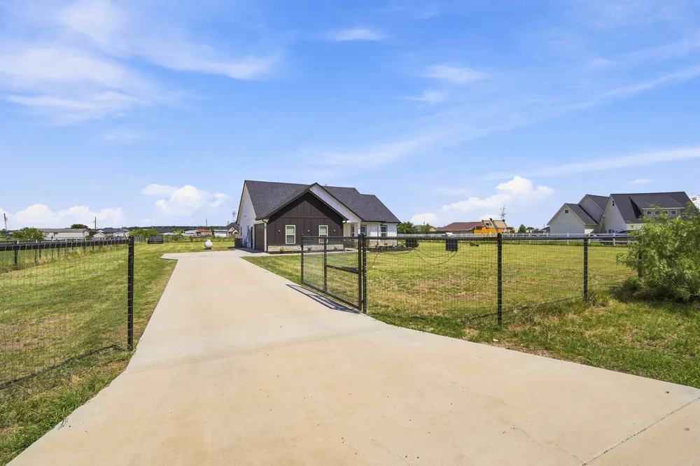 6020 Huckleberry Lane Joshua, TX 76058