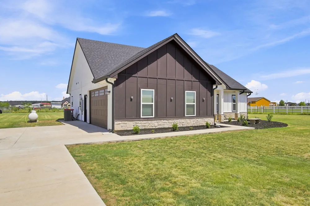 6020 Huckleberry Lane Joshua, TX 76058