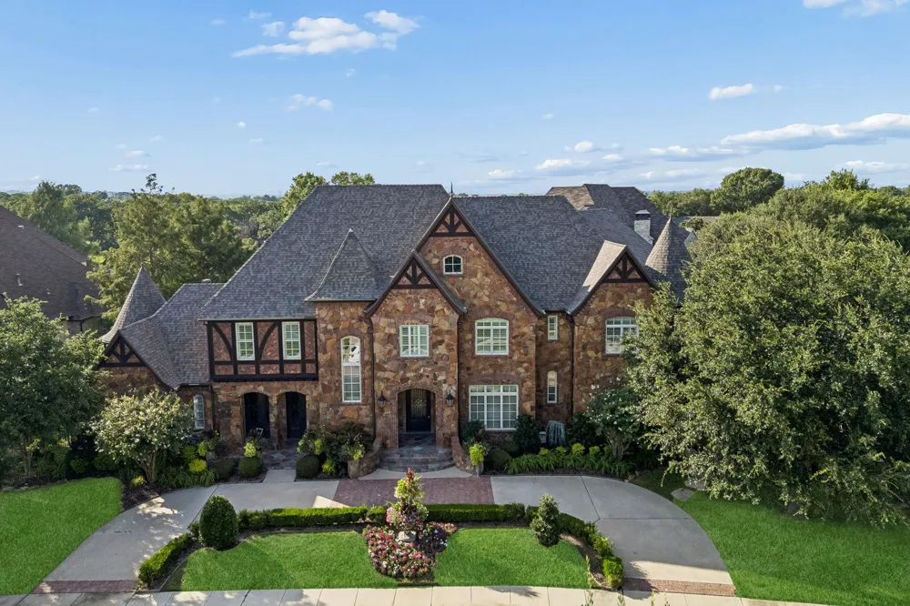 6900 King Charles Court Colleyville, TX 76034