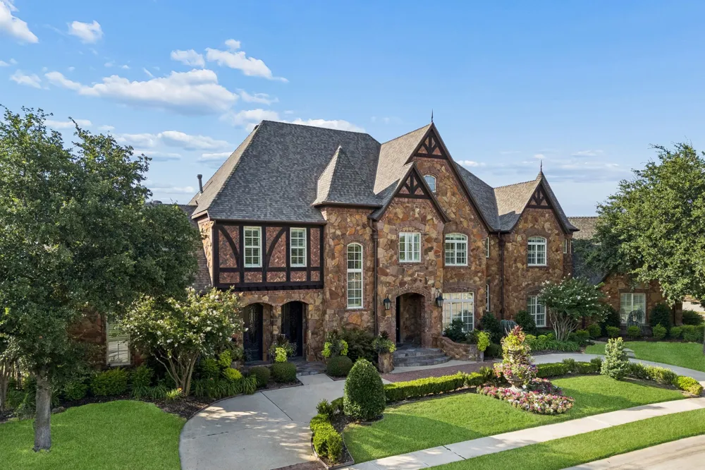 6900 King Charles Court Colleyville, TX 76034
